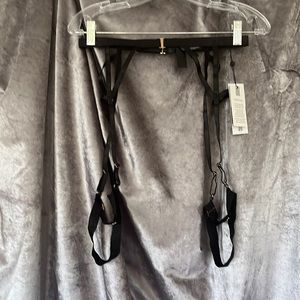 Bluebella Oslo Thigh Harness
Black
Size: UK:10 EU:36 FR:38
US:S(6) AUS:10